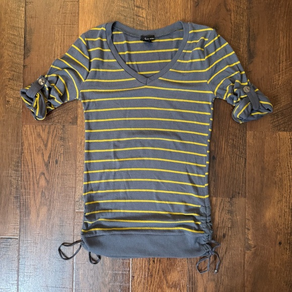 PURE REBEL ruched V-neck sweater, size Medium - Picture 3 of 8